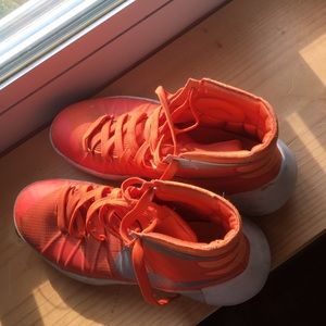 Nike girls basketball/casual shoes size 7.5